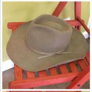 Acubra Snowy River rabbit pelt hat